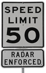 Auch mit dem Mietwagen müssen Sie die Speed-Limits beachten!